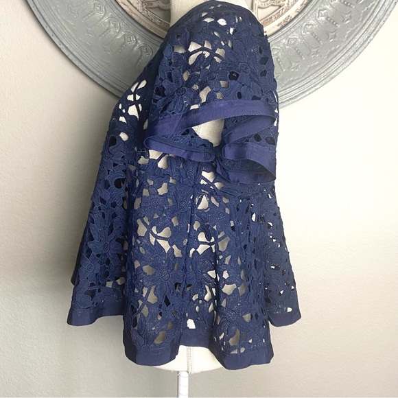 Anthropologie Eri + Ali Remy Navy Eyelet Lace Peplum Top- Size Small - Picture 9 of 14